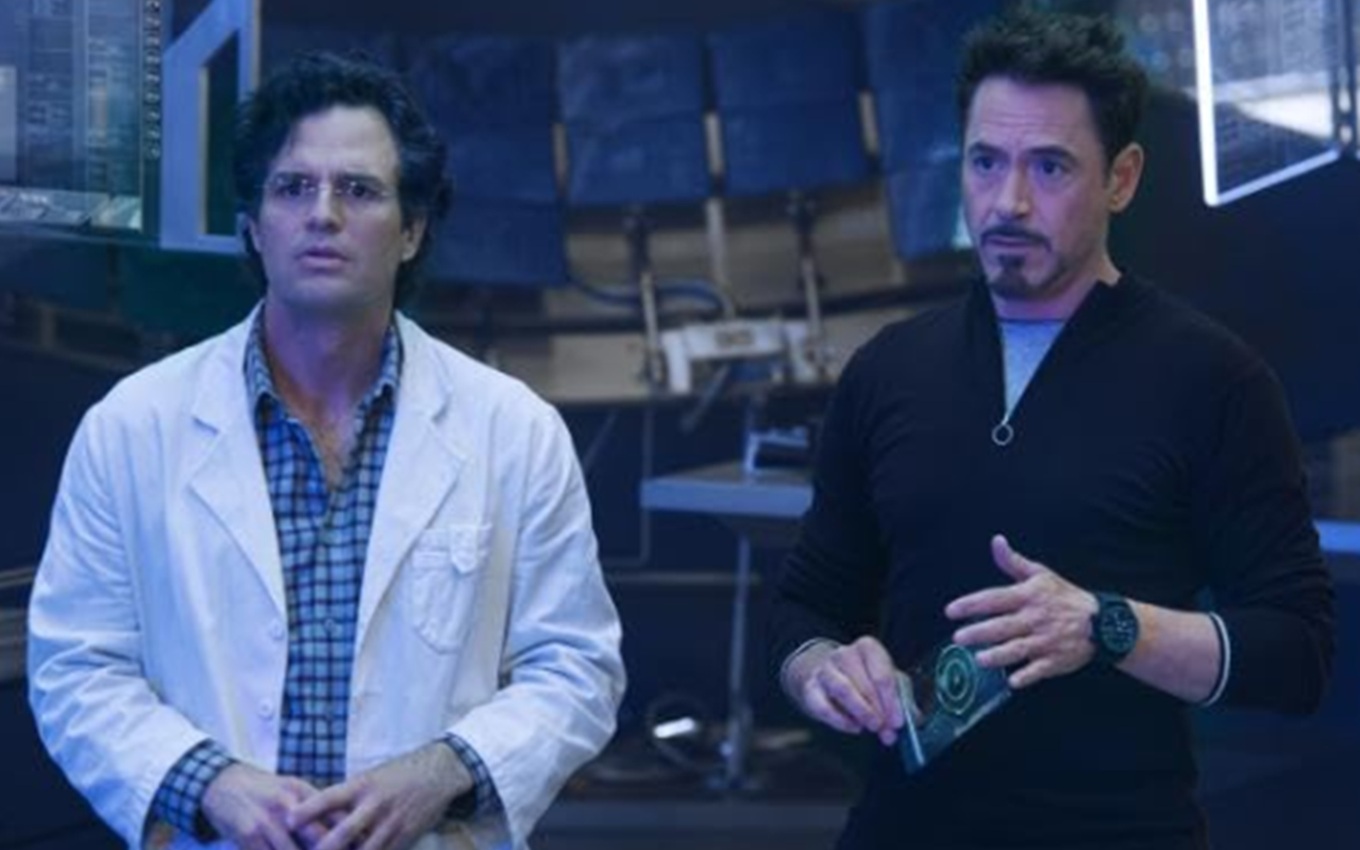 Mark Ruffalo e Robert Downey Jr. em cena de Vingadores: Era de Ultron